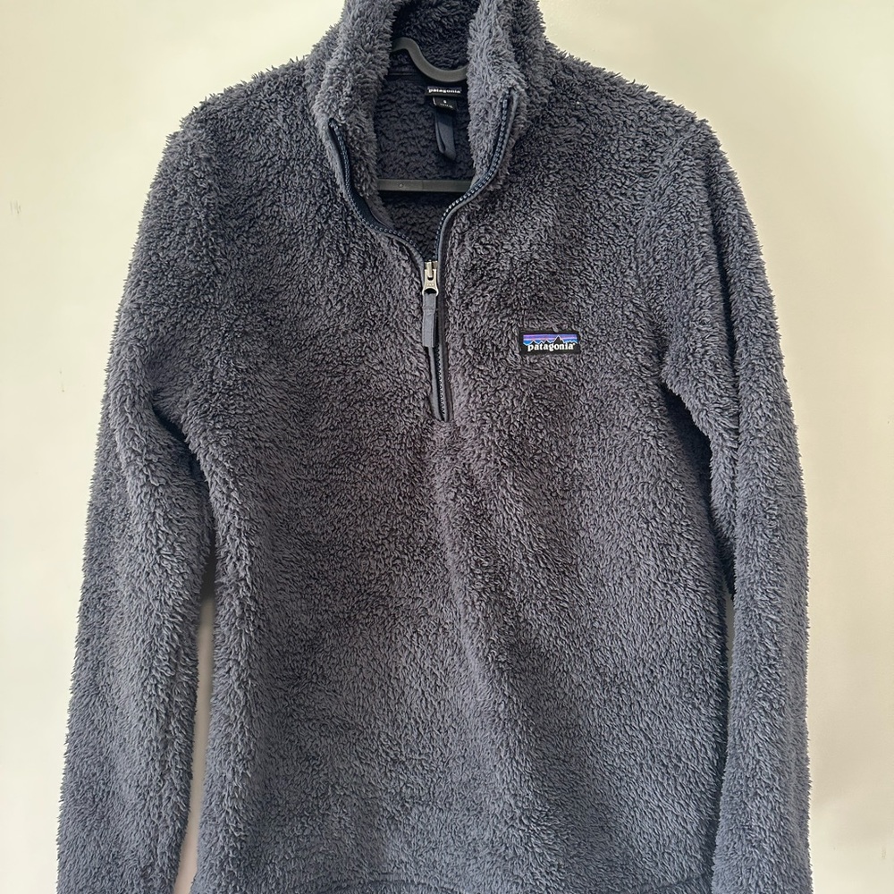 Patagonia women’s blueish gray 1/4 zip fuzzy sweater size small
